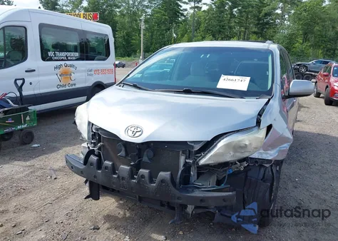 2011 Toyota Sienna Le V6 from USA, damaged, VIN 5TDKK3DC5BS074331